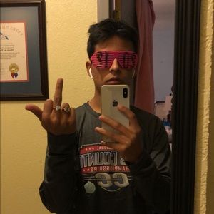 Meet your Posher, Emilio